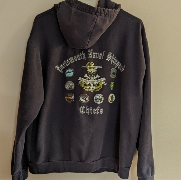 Navy Chief Navy Pride Portsmouth Naval Shipyard U.S. Navy Zippered Sweatshirt - Picture 1 of 6